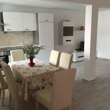Goja Apartman *